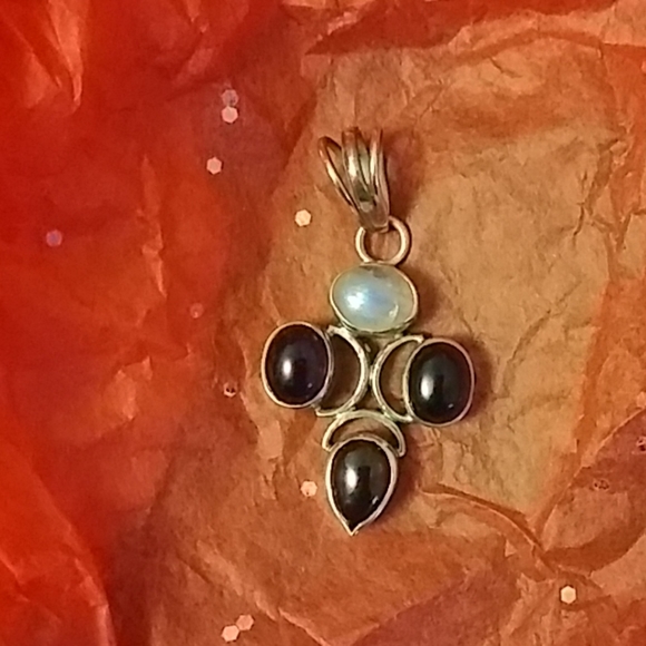 Silver Pendant 925 stamped - Picture 1 of 5